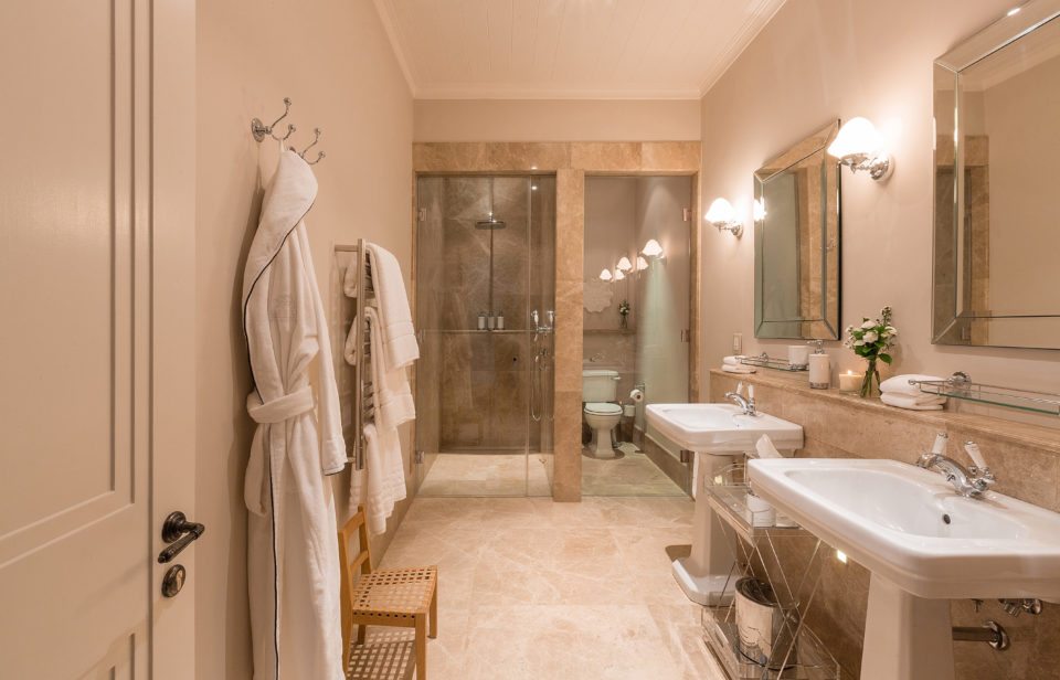 Leeu Estates Classic Room - Shower Only