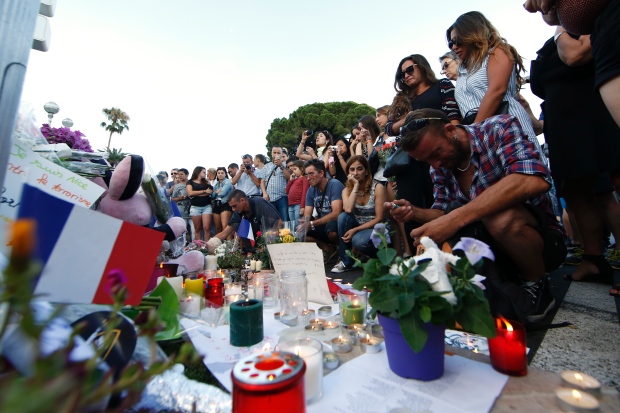 europe-attacks-nice-truck-attack-tribute-victims-bastille-day