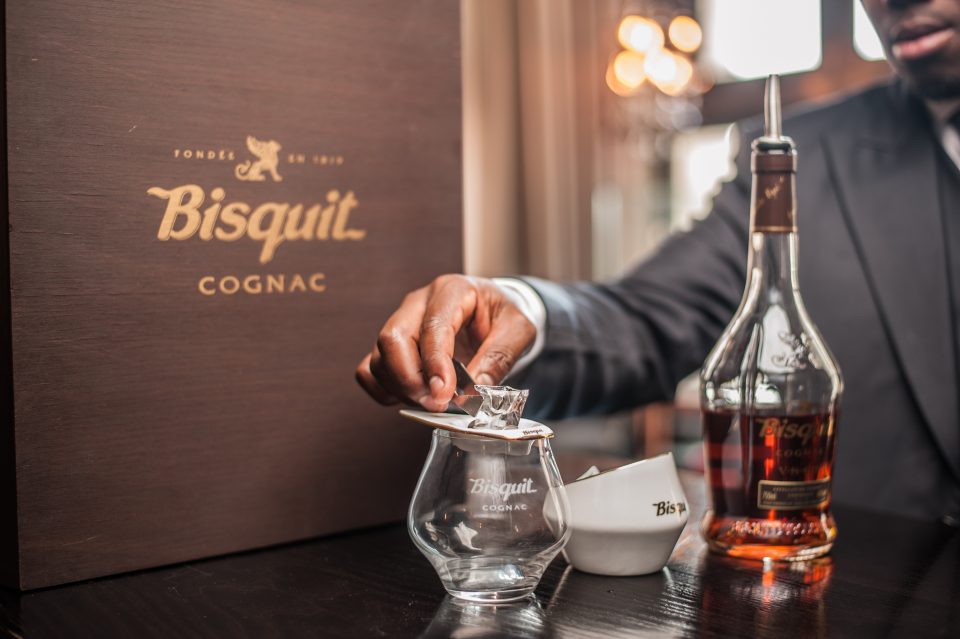 bisquit-cognac_perfect-serve-step-1-v1-hr