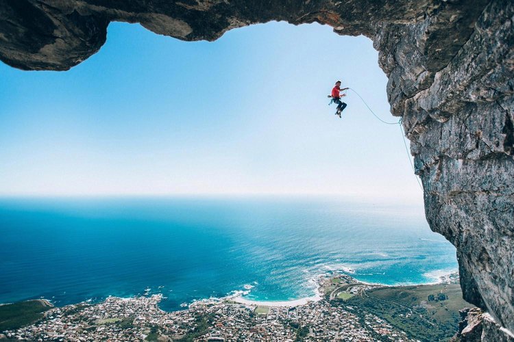 Climber Falling off Table Mountain makes Red Bull Illume Image Quest 2016 11